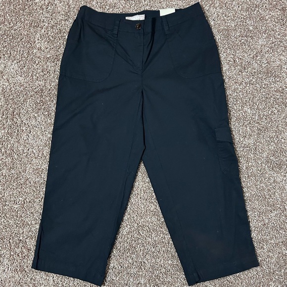 Chico’s Women’s Capris  Black Pants - Picture 1 of 7